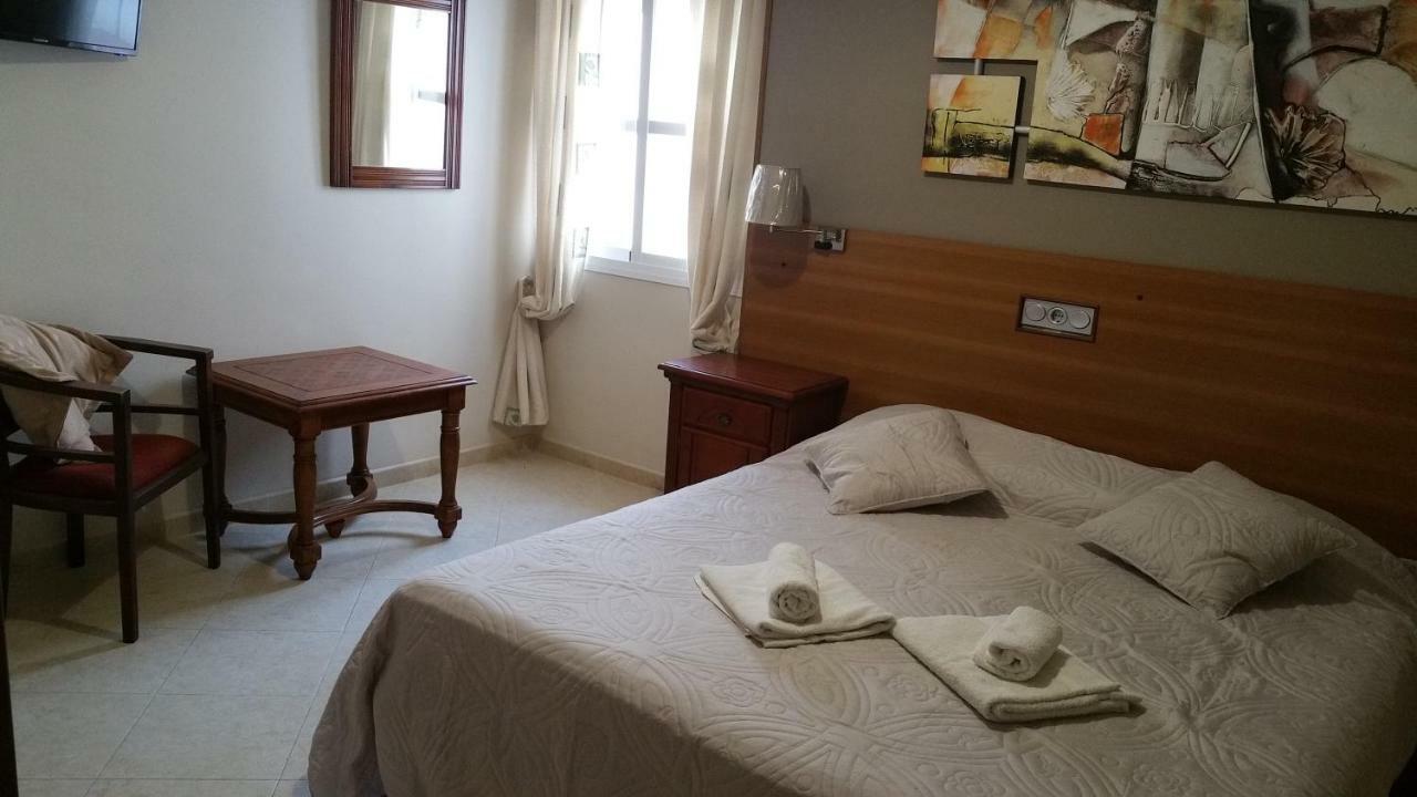 Sotel Valle Guadiaro Pueblo Nuevo de Guadiaro Bagian luar foto