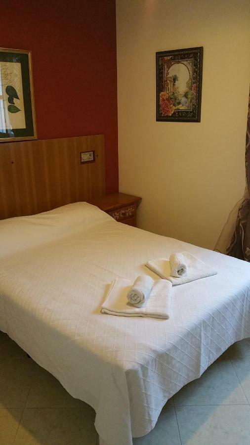 Sotel Valle Guadiaro Pueblo Nuevo de Guadiaro Bagian luar foto